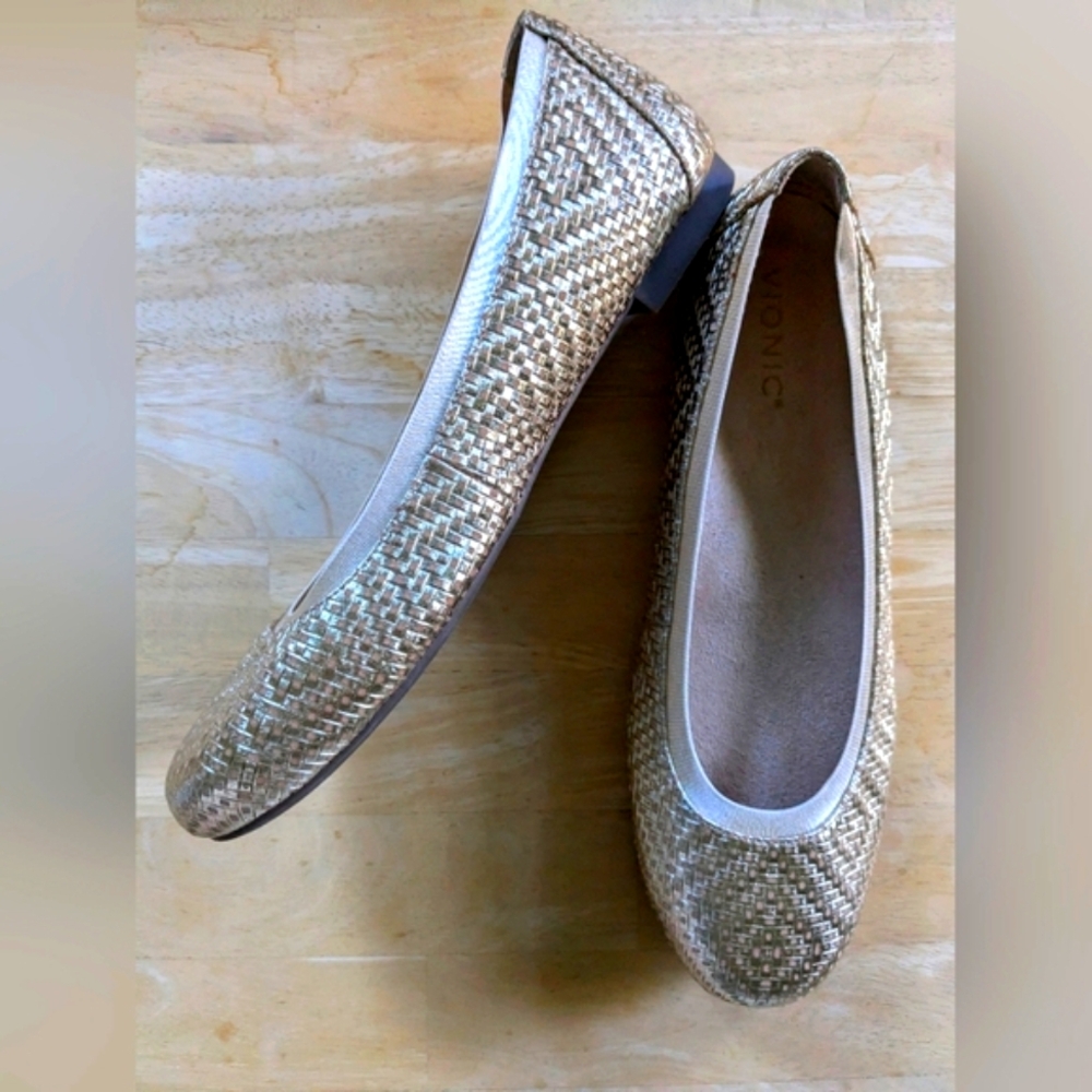 Vionic Anita Woven Gold Leather Ballet Flat Sz 10 Never Worn`